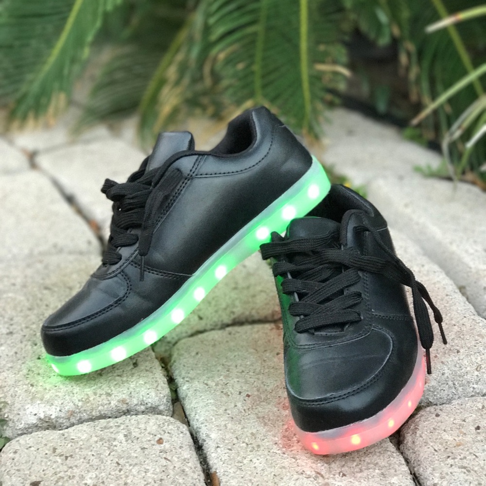 Ledz light up shoes 8.5